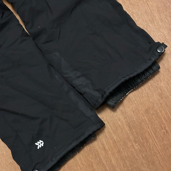 All In Motion Snowsuit❄️ - Picture 4 of 8